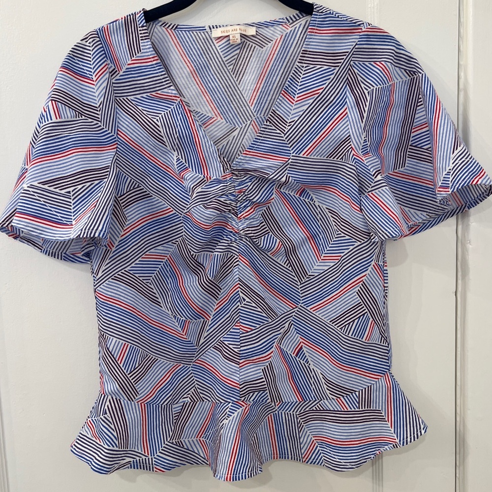 Skies Are Blue Anthropologie XS flutter sleeve pattern top with ruched detailing